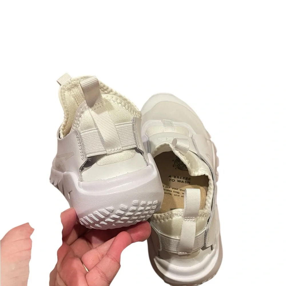 Nike Flex Runner 2‎ (GS,) Size 5.5Y, White/White, Unisex, NIB